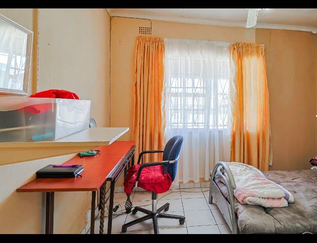 3 BEDROOM FREEHOLD FOR SALE IN ELDORADO PARK